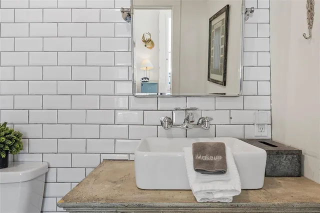 a view of a house with a big yard