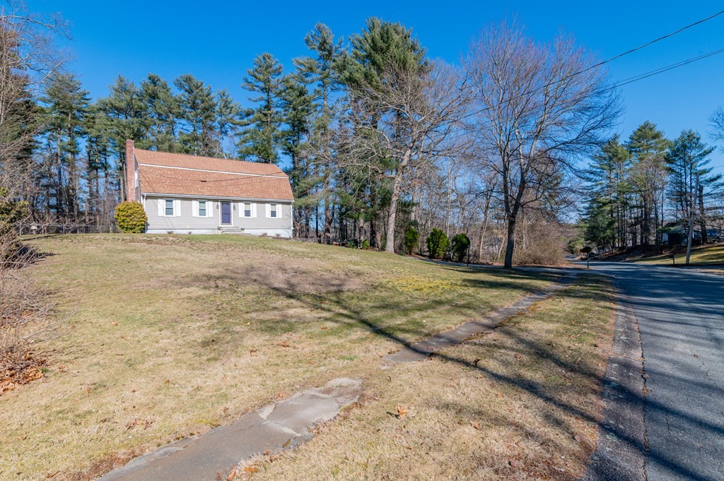13 Lowell Road Pembroke, MA 02359 - Photo 2 of 31 Gallery Image 2