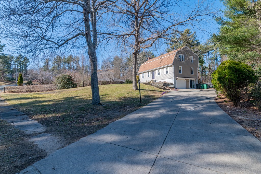 13 Lowell Road Pembroke, MA 02359 - Photo 4 of 31 Gallery Image 4