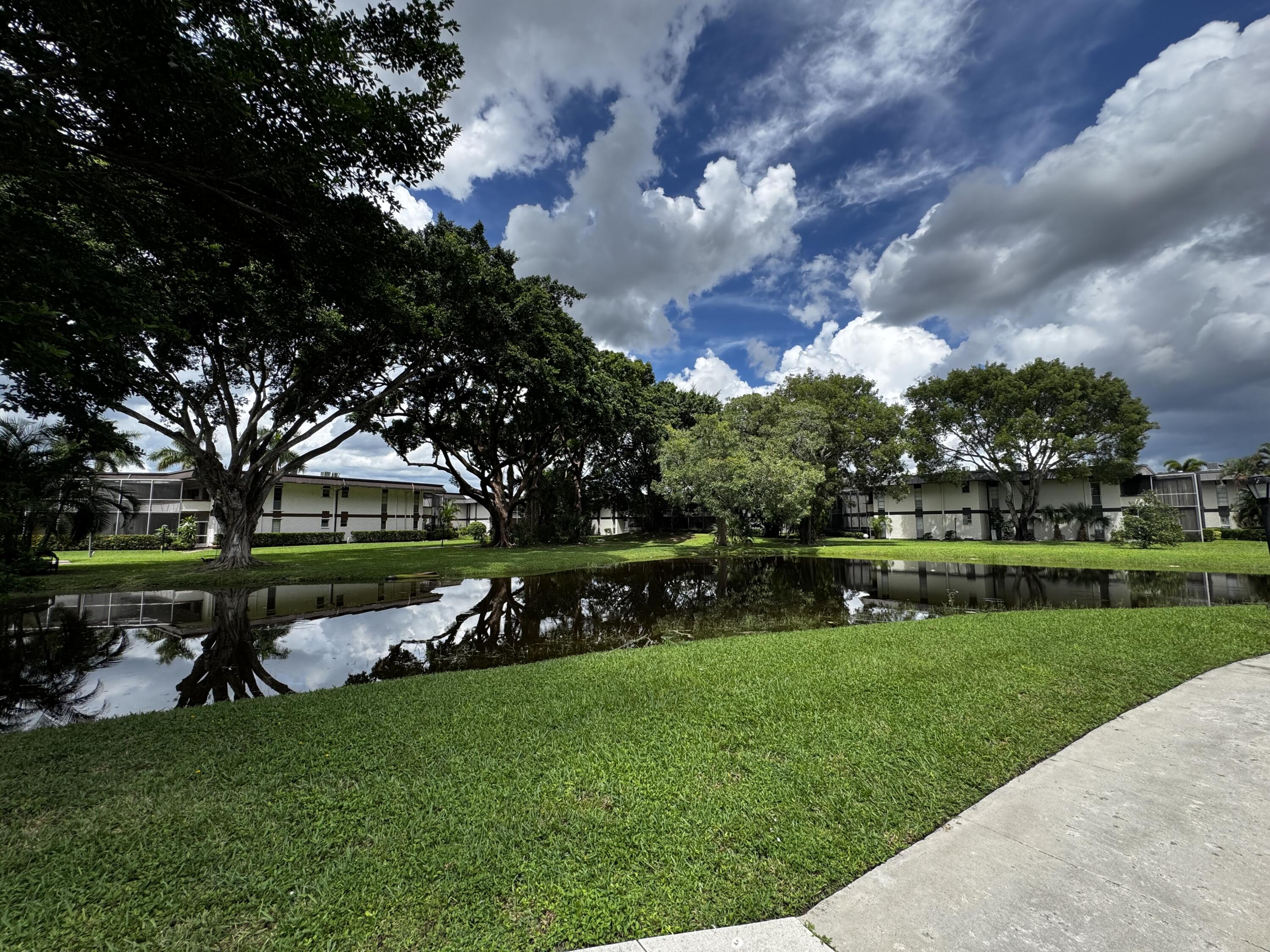 73 East Court, Unit 73 Royal Palm Beach, FL 33411 - Photo 16 of 17 not sure