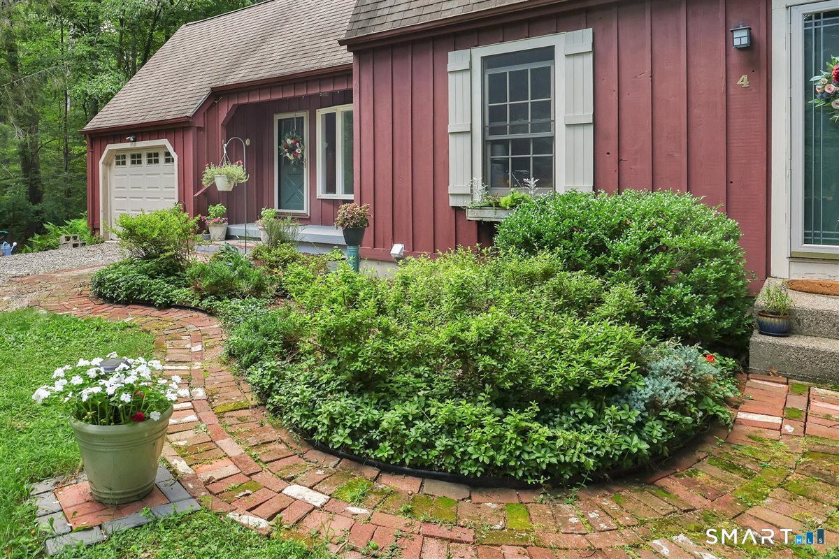 4 Timber Trail Columbia, CT 06237 - Photo 7 of 39 Gallery Image 7
