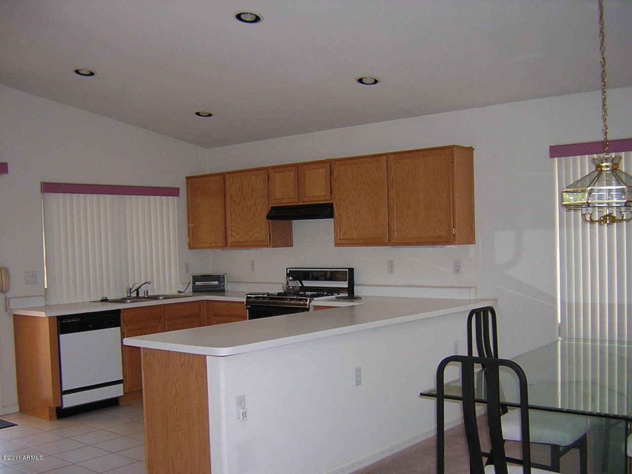 3425 East Utopia Road Phoenix, AZ 85050 - Photo 2 of 7 Kitchen