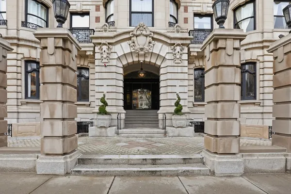 $6,600 | 390 Commonwealth Avenue, Unit 801, Boston, MA 02215