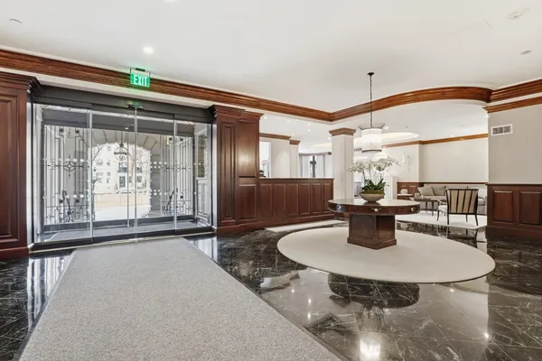 $6,600 | 390 Commonwealth Avenue, Unit 801, Boston, MA 02215