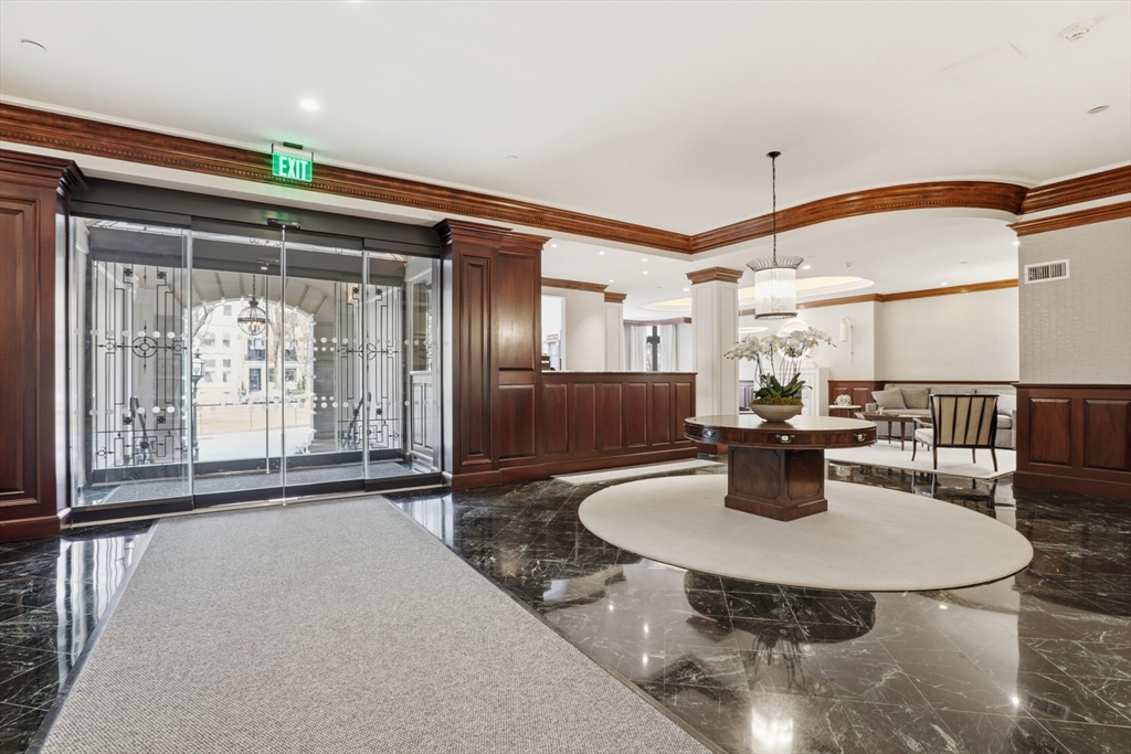 390 Commonwealth Avenue, Unit 801 Boston, MA 02215 - Photo 16 of 17