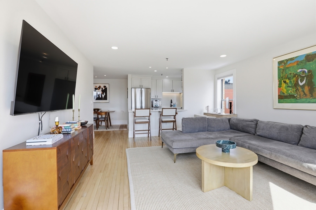 390 Commonwealth Avenue, Unit 801 Boston, MA 02215 - Photo 4 of 17