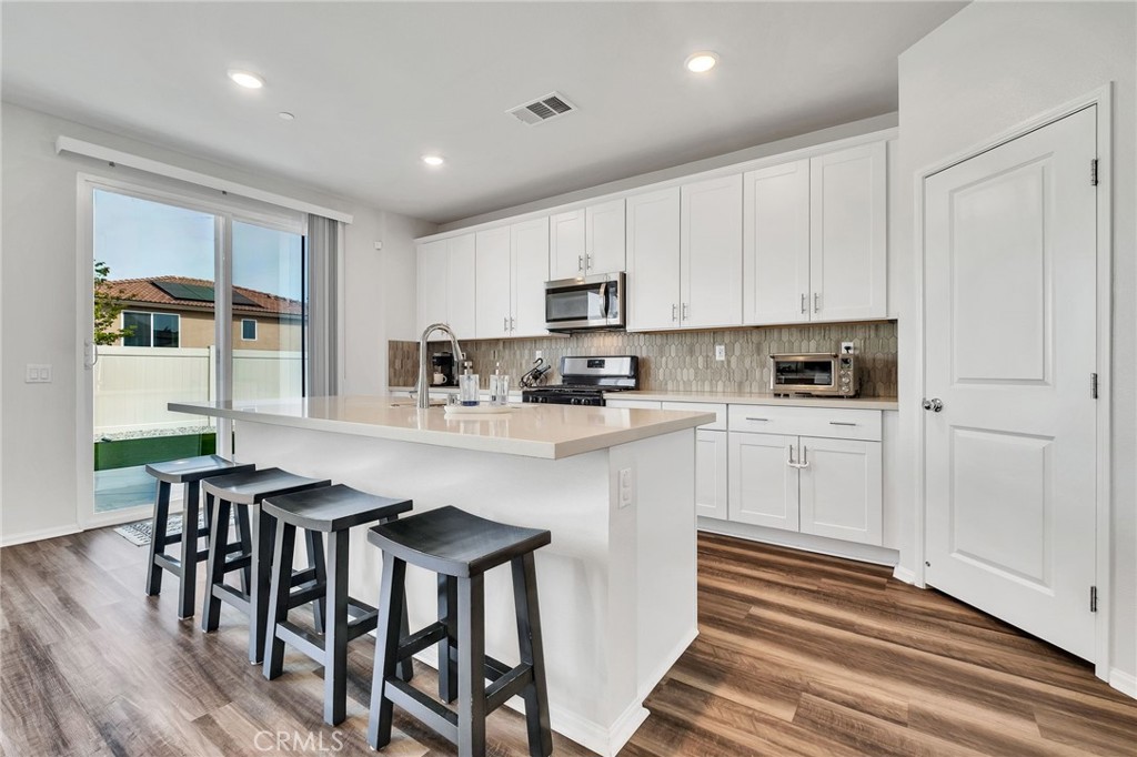 9602 Lasorda Court Riverside, CA 92503 - Photo 11 of 55