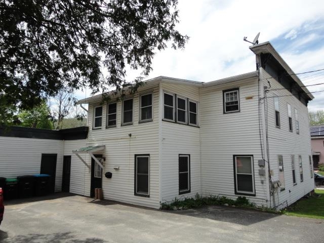 43 Stowe Street Waterbury, VT 05676 - Photo 3 of 28