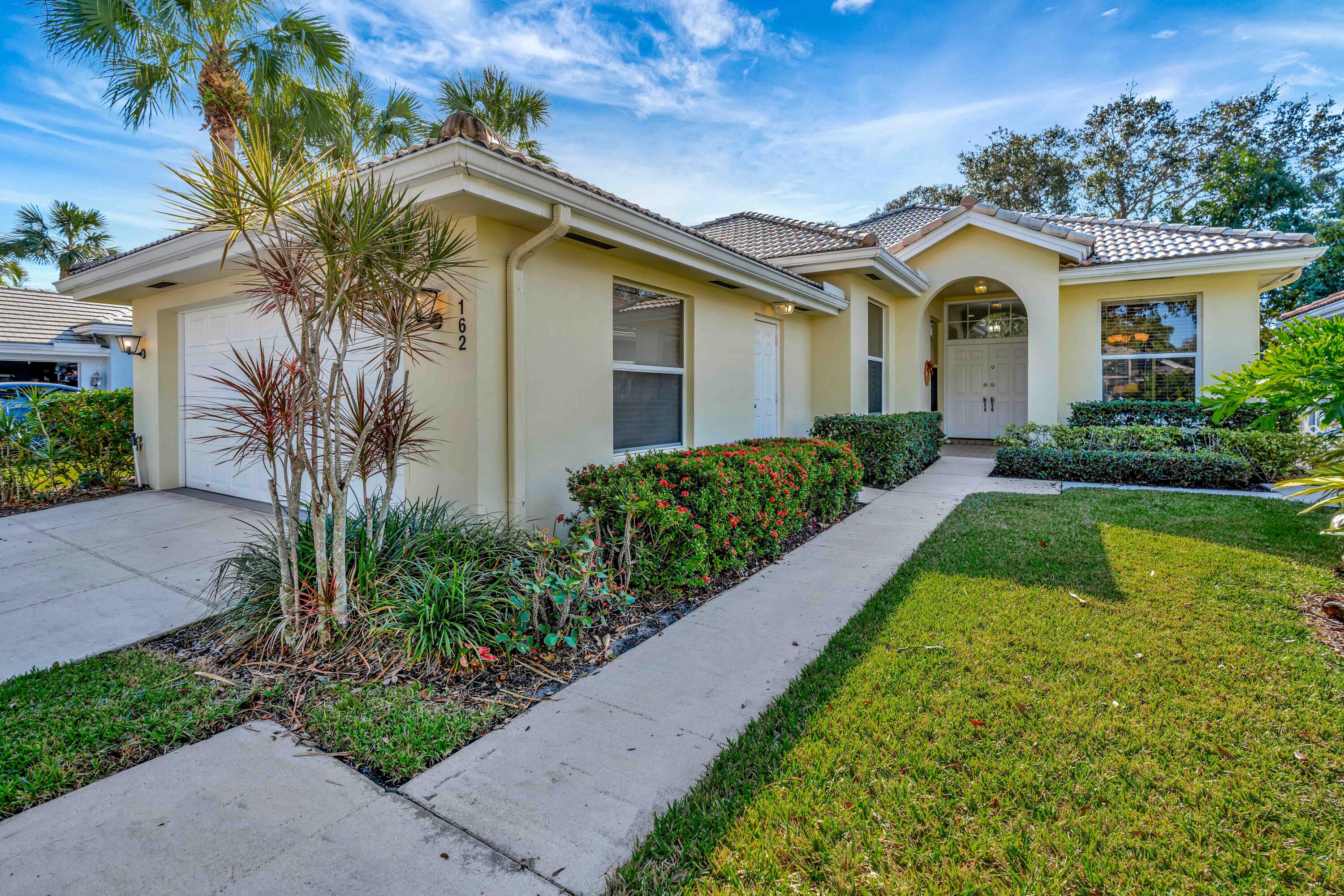 162 Hampton Circle Jupiter, FL 33458 - Photo 2 of 46 _MLP0289