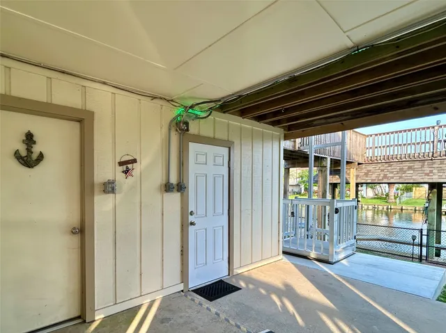 $389,000 | 794 Marlin Street, Bayou Vista, TX 77563