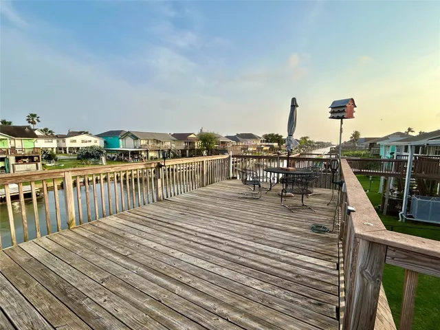 $389,000 | 794 Marlin Street, Bayou Vista, TX 77563