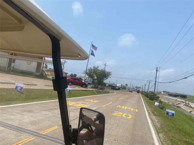 $389,000 | 794 Marlin Street, Bayou Vista, TX 77563