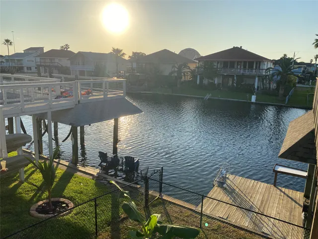 $389,000 | 794 Marlin Street, Bayou Vista, TX 77563