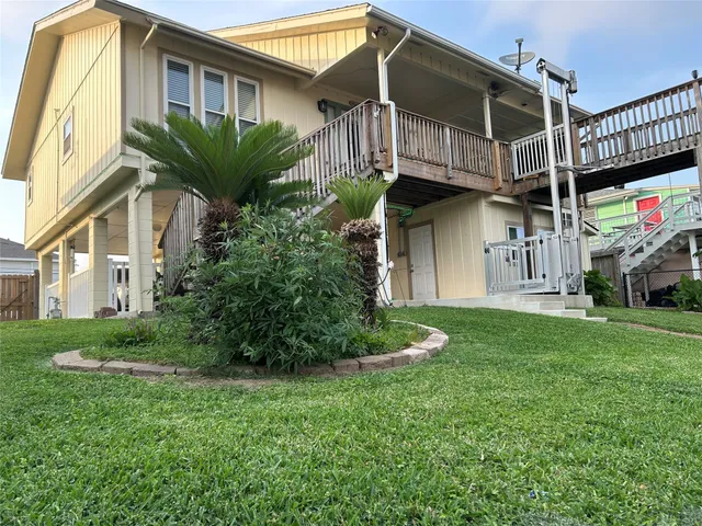 $389,000 | 794 Marlin Street, Bayou Vista, TX 77563