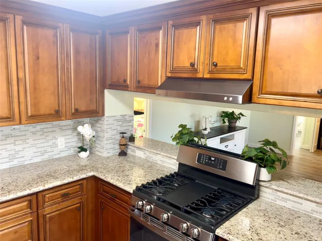 $389,000 | 794 Marlin Street, Bayou Vista, TX 77563