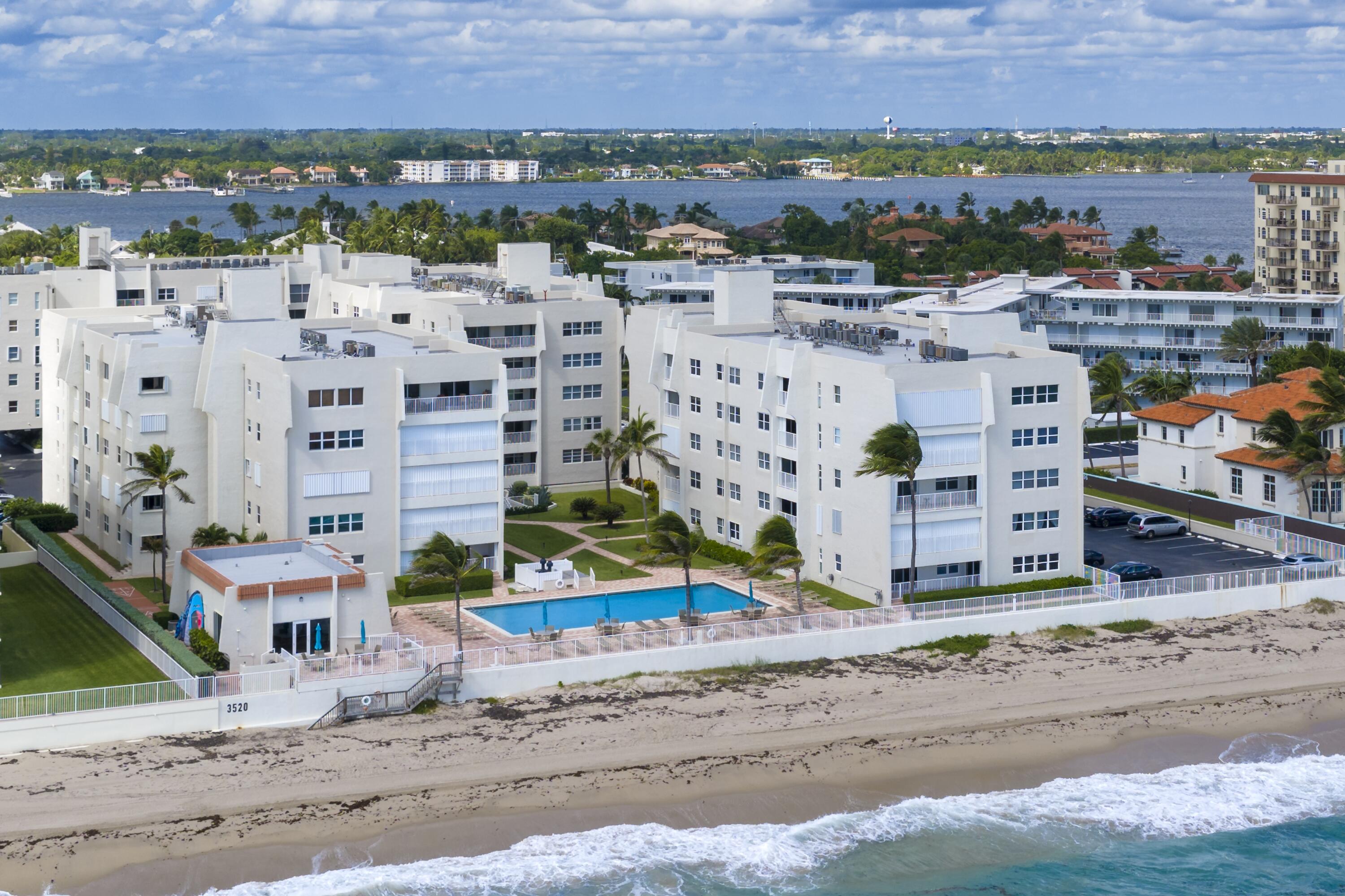 3520 South Ocean Boulevard, Unit H502 South Palm Beach, FL 33480 - Photo 27 of 35 an aerial view of residential house