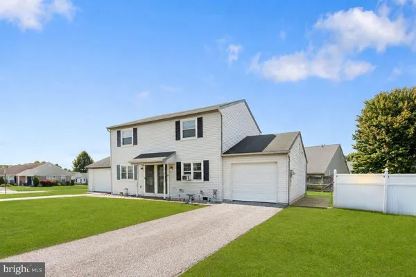 $189,900 | 1603 Blue Jay Drive, Dover, PA 17315