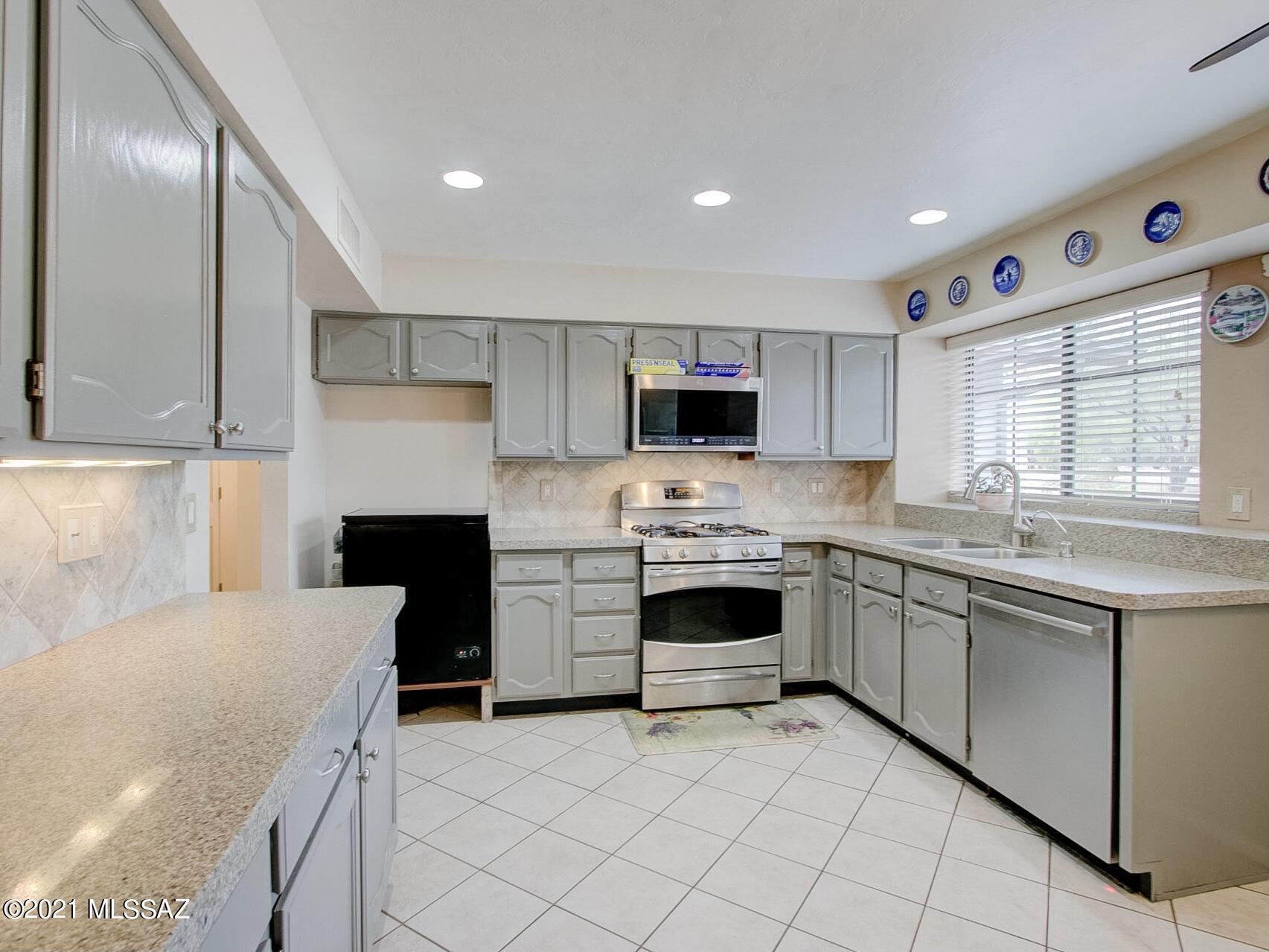 5263 North Pontatoc Road Tucson, AZ 85718 - Photo 9 of 35 Gallery Image 9