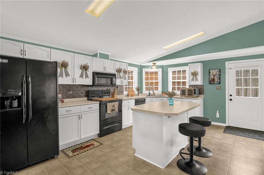 8275 Easley Road Walnut Cove, NC 27052 - Photo 15 of 30