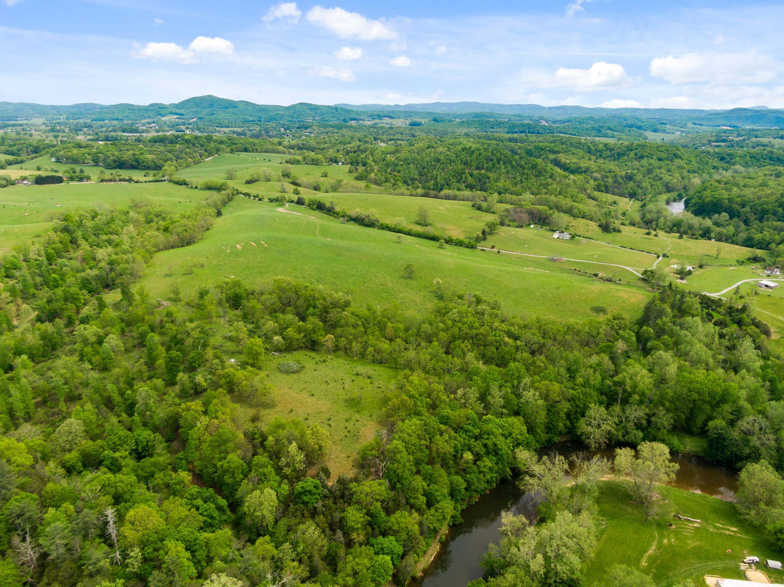 4051 Dry Valley Road Radford, VA 24141 - Photo 11 of 51 Gallery Image 11