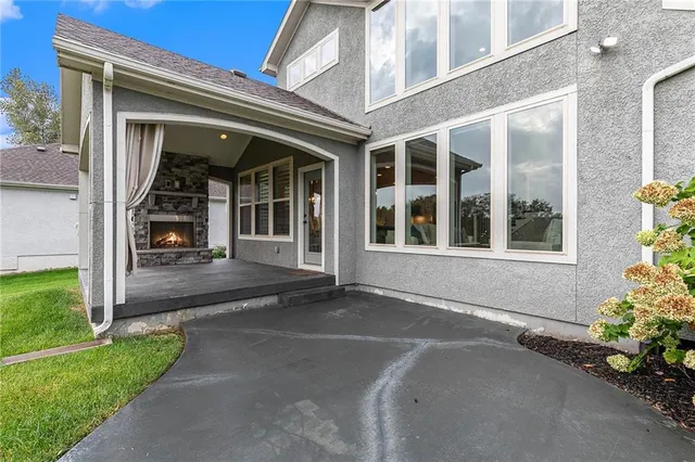 $820,000 | 15801 Canterbury Street, Overland Park, KS 66224