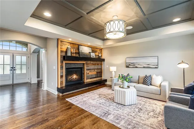 $820,000 | 15801 Canterbury Street, Overland Park, KS 66224