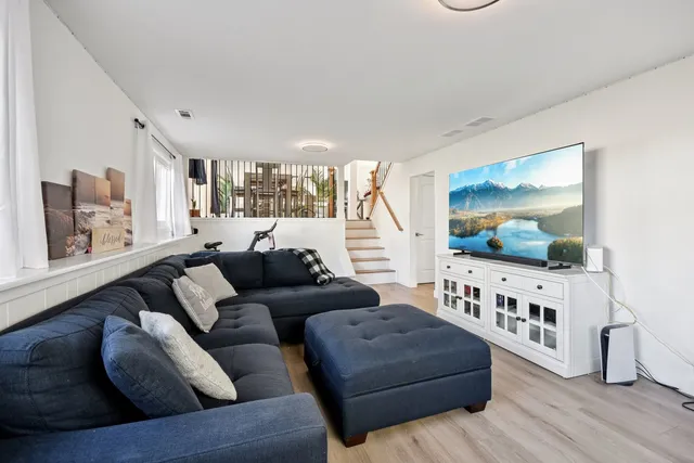 $439,900 | 103 Pipers Drive, Bartlett, IL 60103