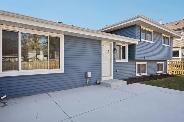 $439,900 | 103 Pipers Drive, Bartlett, IL 60103