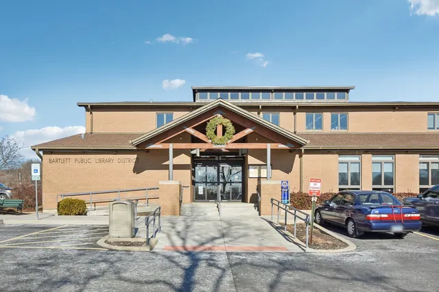 $439,900 | 103 Pipers Drive, Bartlett, IL 60103