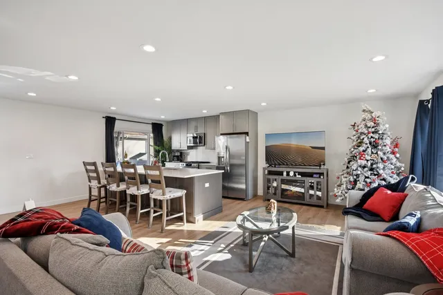 $439,900 | 103 Pipers Drive, Bartlett, IL 60103