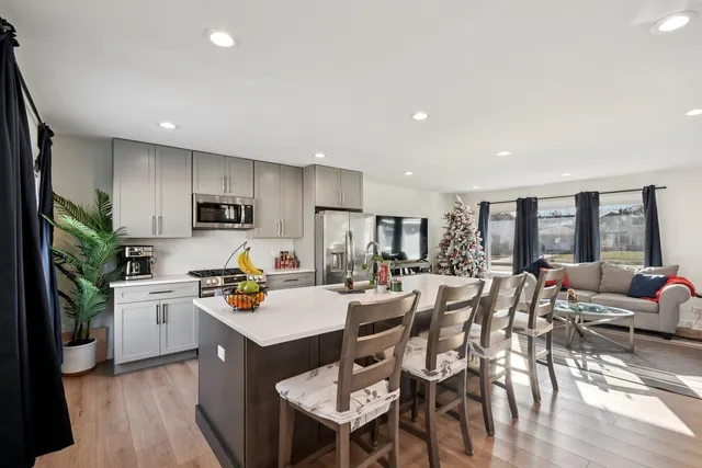 $439,900 | 103 Pipers Drive, Bartlett, IL 60103