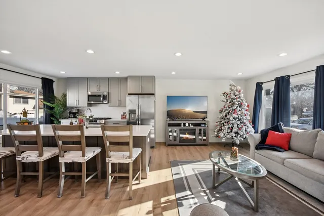 $439,900 | 103 Pipers Drive, Bartlett, IL 60103