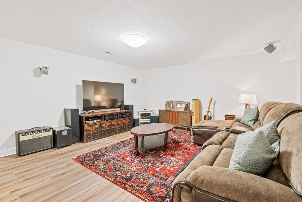 22 Smith Road Hopkinton, MA 01748 - Photo 31 of 42 Gallery Image 31