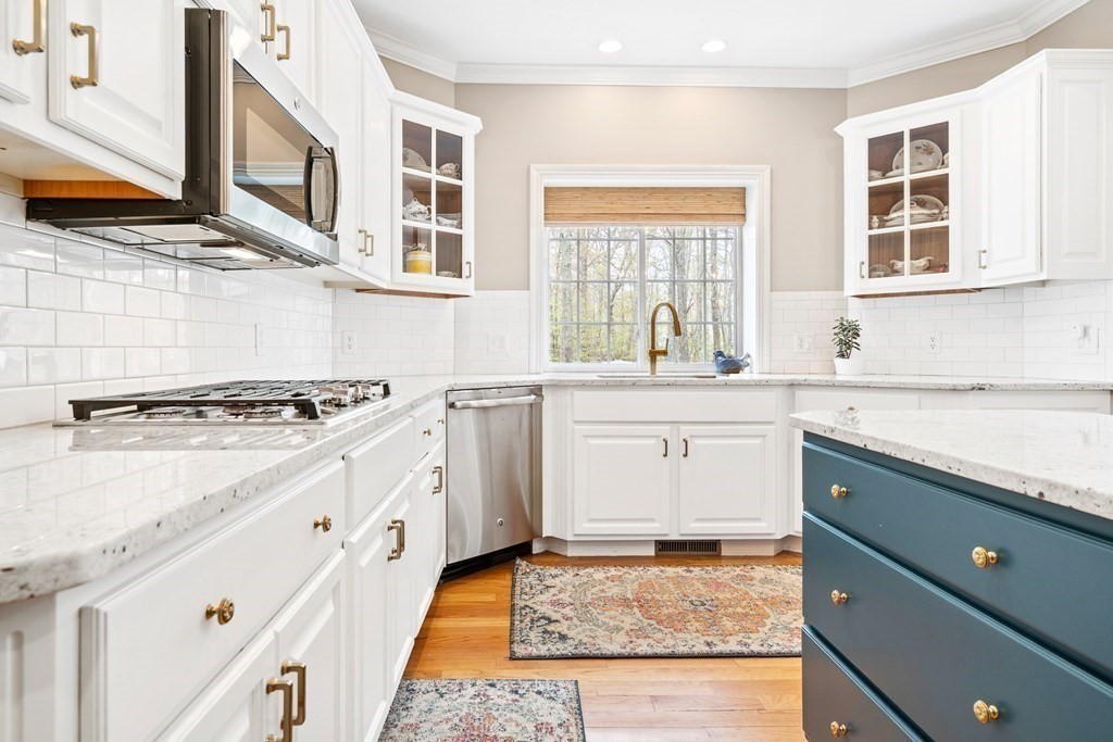 22 Smith Road Hopkinton, MA 01748 - Photo 7 of 42 Gallery Image 7
