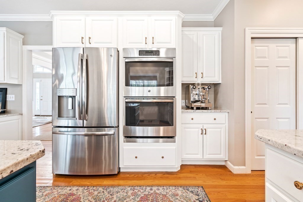 22 Smith Road Hopkinton, MA 01748 - Photo 8 of 42 Gallery Image 8