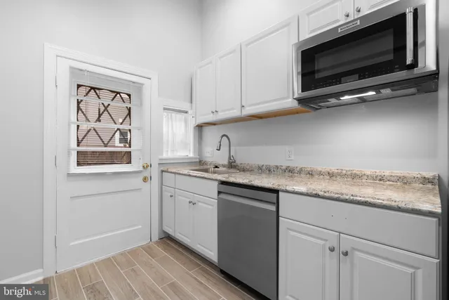 $2,900 | 715 Anderson Avenue, Rockville, MD 20850