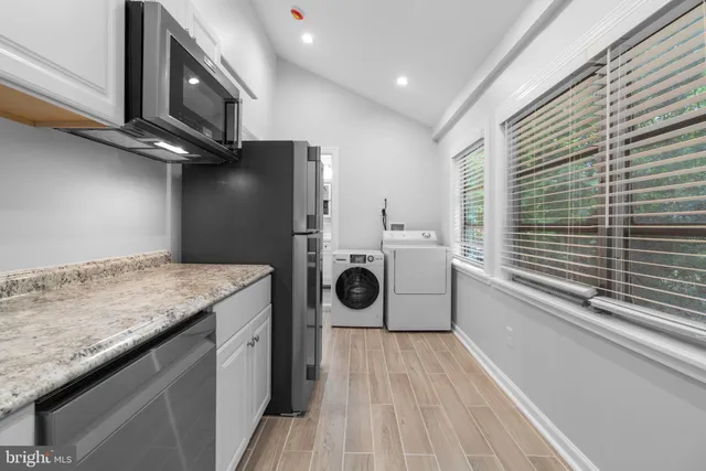 $2,900 | 715 Anderson Avenue, Rockville, MD 20850