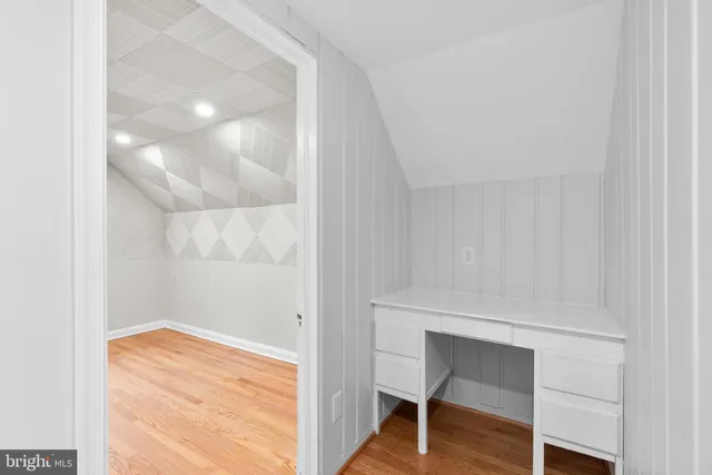 $2,900 | 715 Anderson Avenue, Rockville, MD 20850