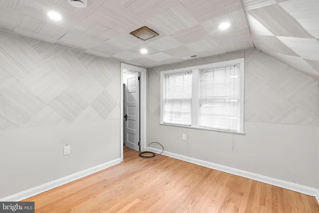 $2,900 | 715 Anderson Avenue, Rockville, MD 20850