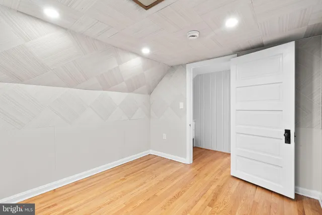 $2,900 | 715 Anderson Avenue, Rockville, MD 20850