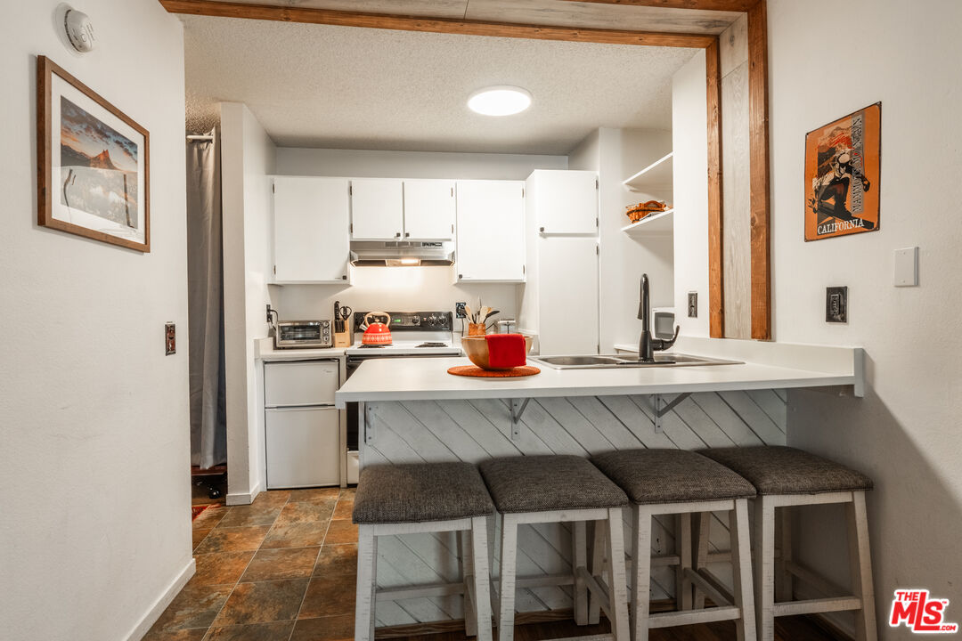 2499 Sierra Nevada Road, Unit R2 Mammoth Lakes, CA 93546 - Photo 5 of 23