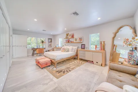 $2,500,000 | 9737 Southwest 98th Street, Miami, FL 33176