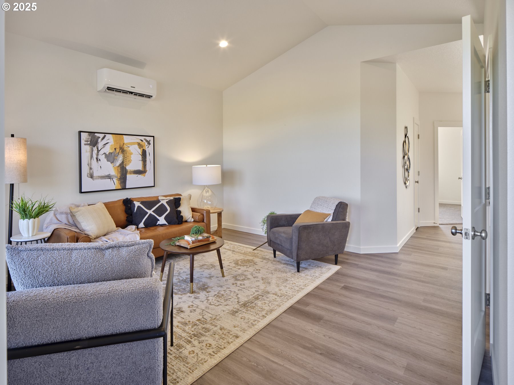 521 Kakela Road Winlock, WA 98596 - Photo 5 of 43 Living Room/Entrance