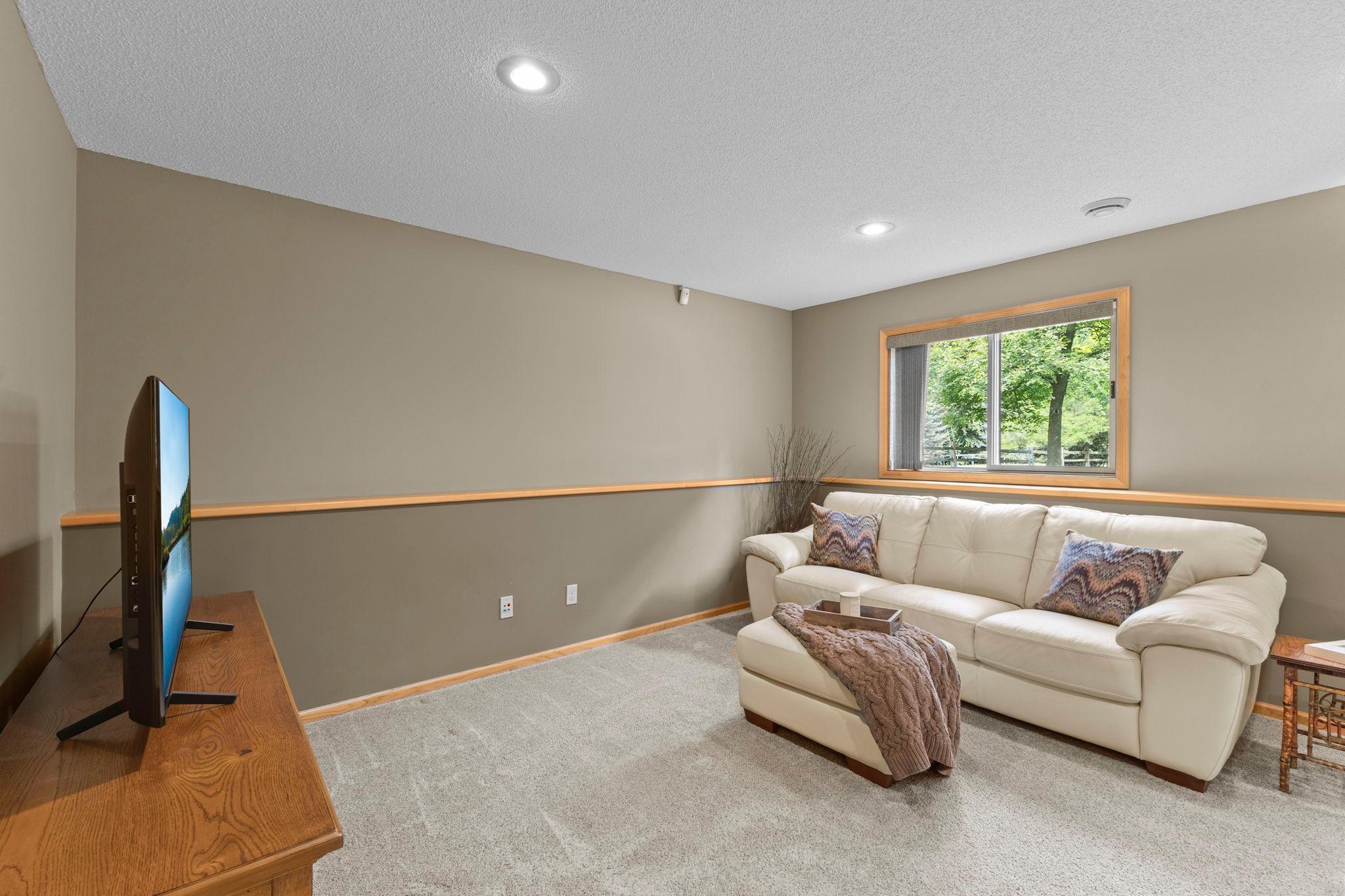 987 Kettle Creek Road Eagan, MN 55123 - Photo 22 of 50 Gallery Image 22