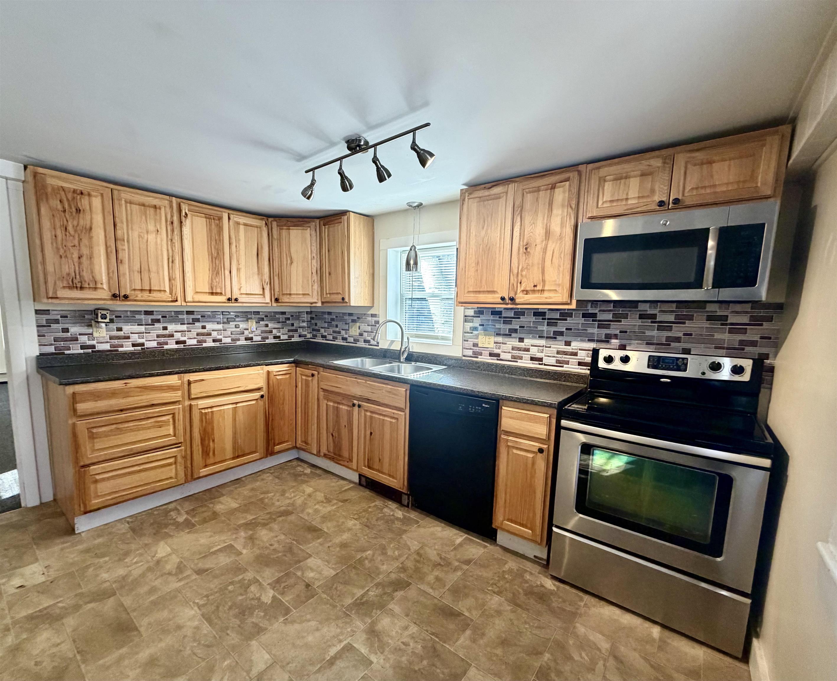77 Monadnock Highway Swanzey, NH 03431 - Photo 5 of 22