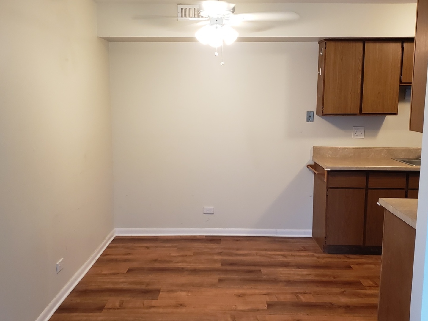 781 Pahl Road Elk Grove Village, IL 60007 - Photo 7 of 32 Gallery Image 7