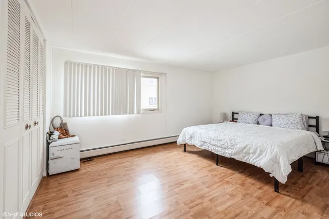 $1,900 | 6148 Kensington Avenue, Unit 1, Countryside, IL 60525