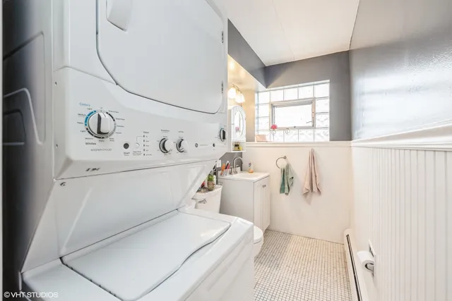 $1,900 | 6148 Kensington Avenue, Unit 1, Countryside, IL 60525