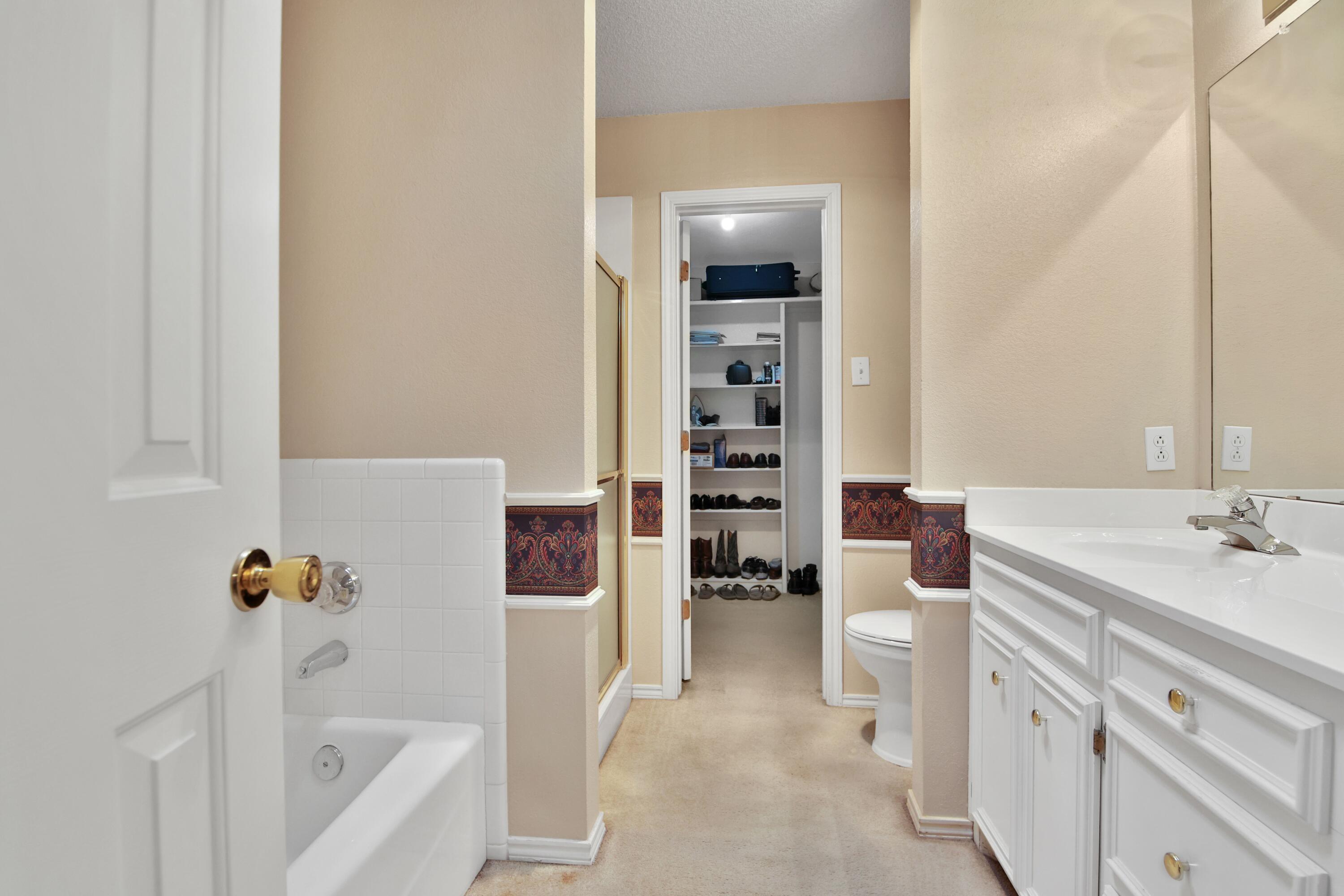 2322 94th Street Lubbock, TX 79423 - Photo 20 of 29 IMG_3923