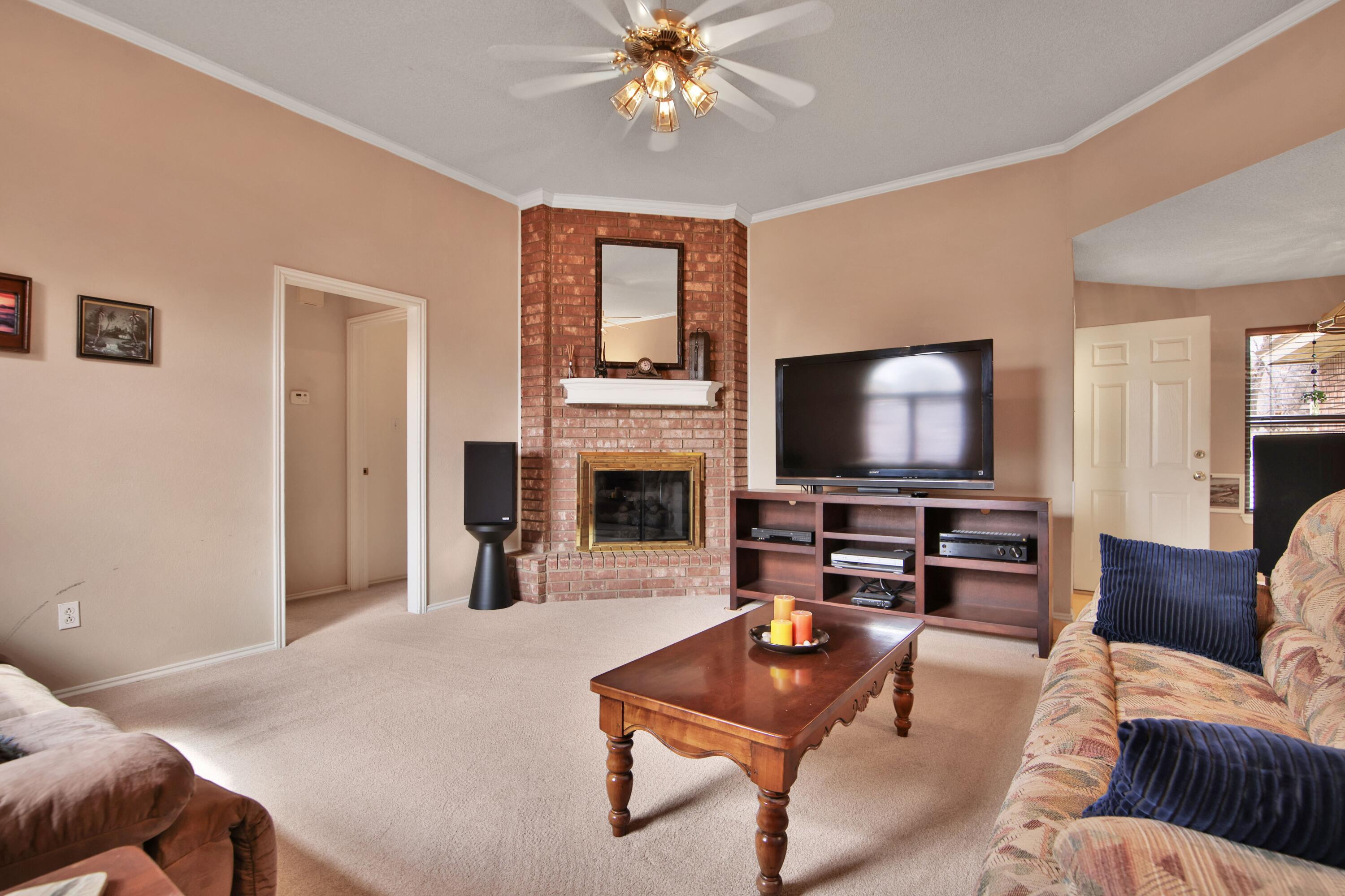 2322 94th Street Lubbock, TX 79423 - Photo 3 of 29 IMG_3903